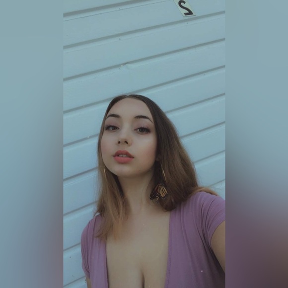 Meet your Posher, Casey - Picture 3 of 3